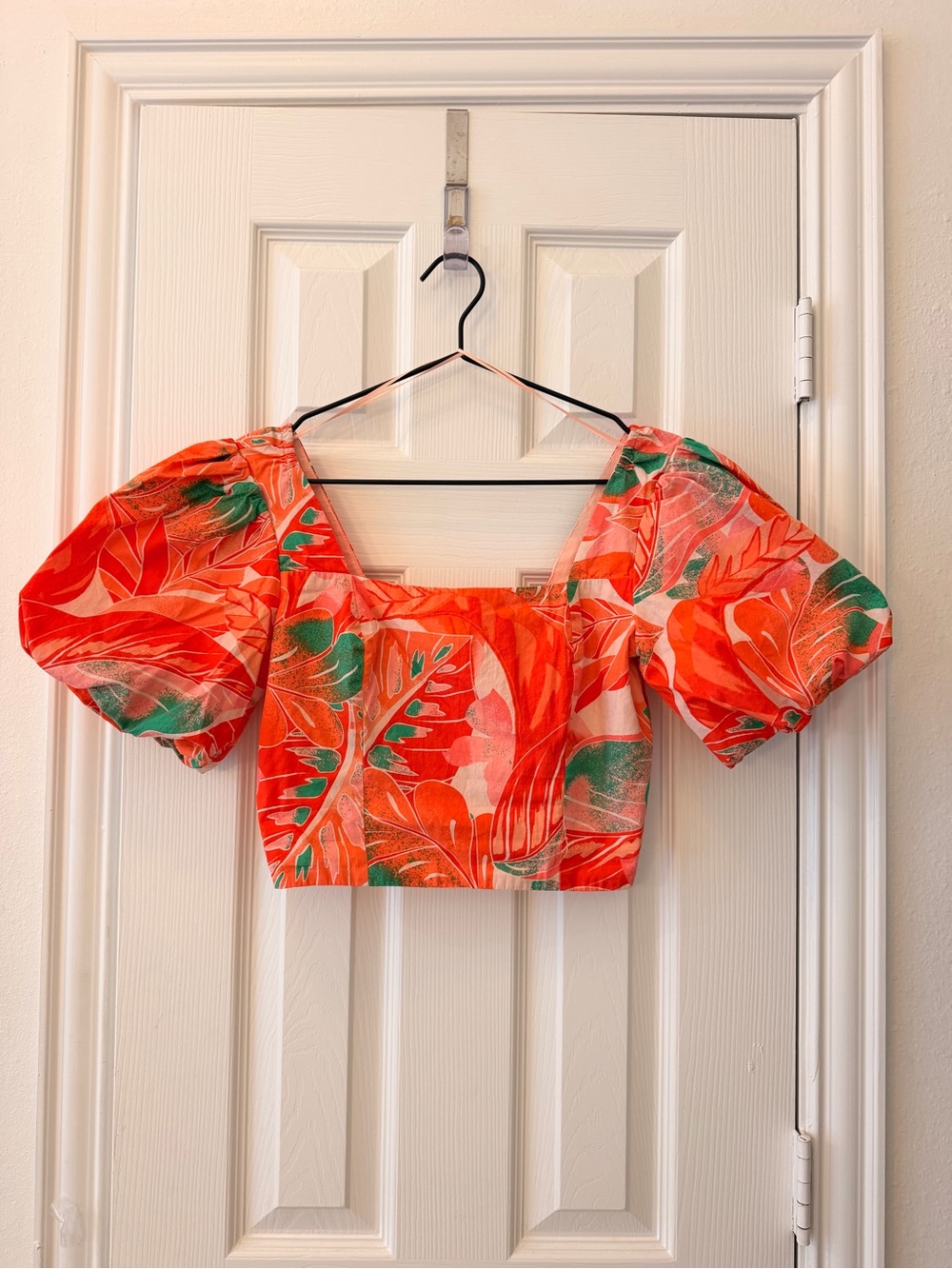Gianni Bini Orange Tropical Puff Sleeve Crop Top